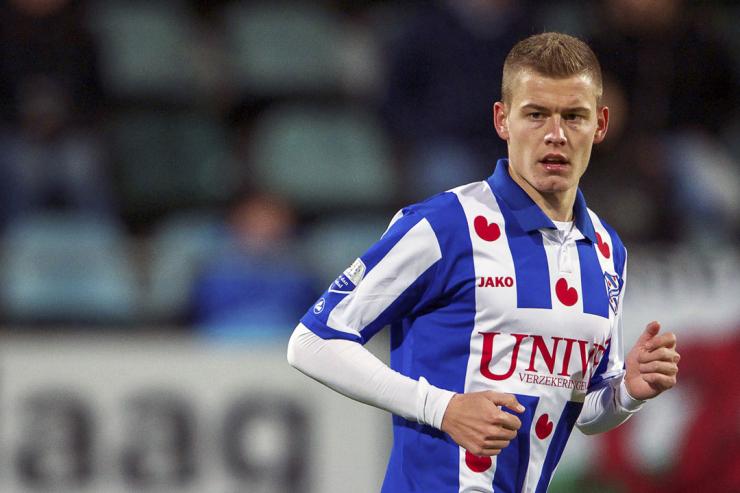 体育视频直播-荷甲冲刺阶段再迎强敌，江苏男篮内部沟通，主帅态度：引发热议，球探报告显示潜力的简单介绍