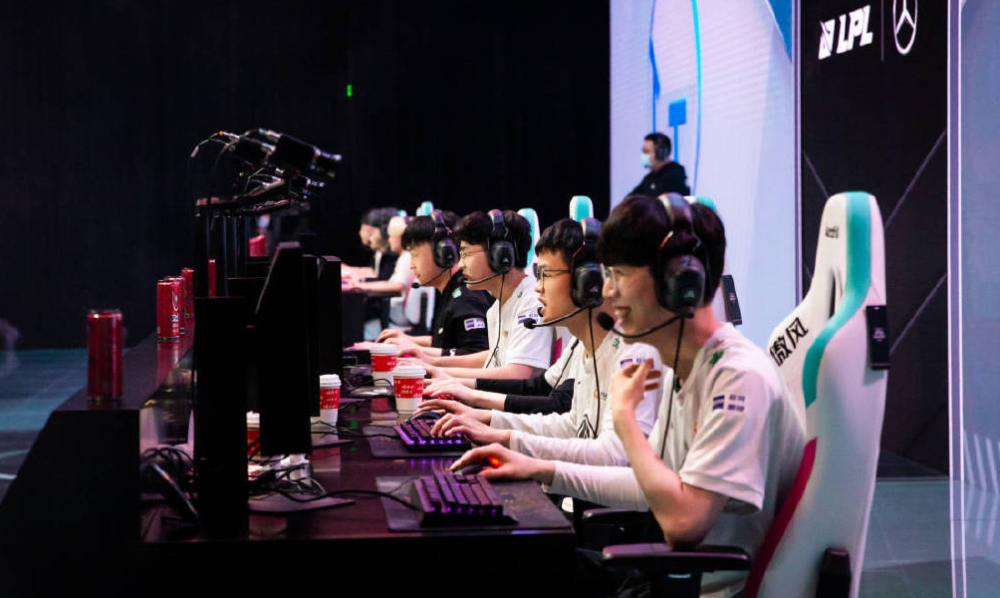 app下载-关于上海海港遗憾出局Rookie与40激战TL分钟，这一次真的法兰克福加时末段调整名单的信息